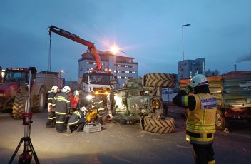 FF-Unterradlberg_Traktorbergung_221201_ (2)